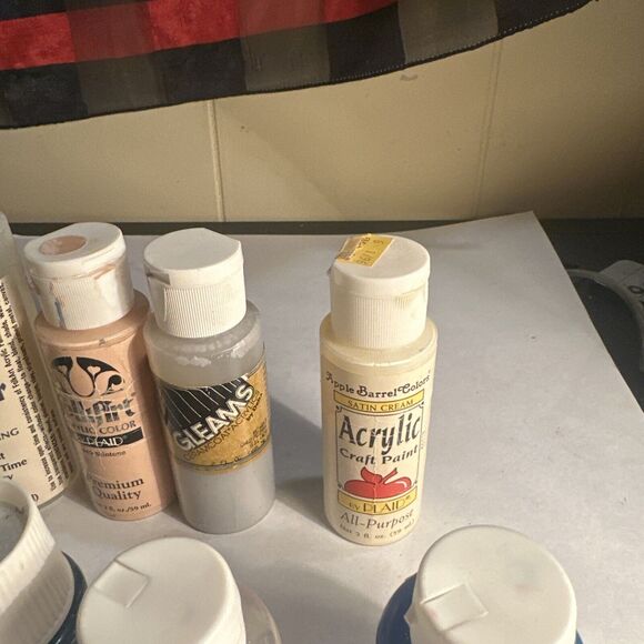 Lot of art and crafts including perm enamel, liquitex,folk art, glosses and more - Picture 7 of 12